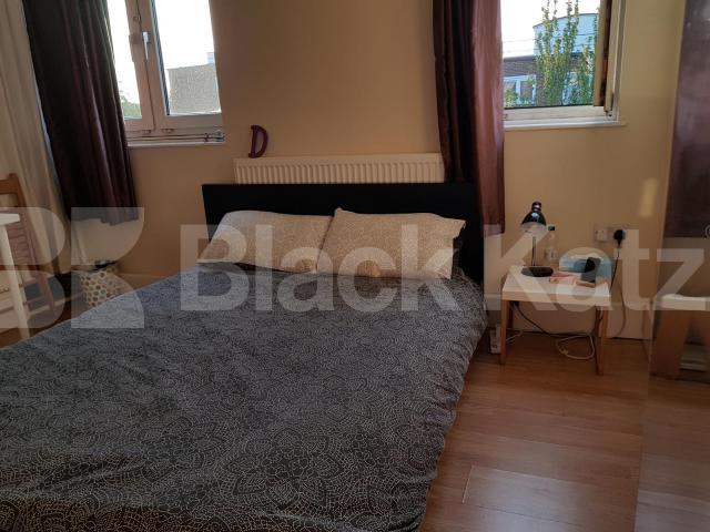 Duplex apartment  Allan House Deely Road  , Vauxhall